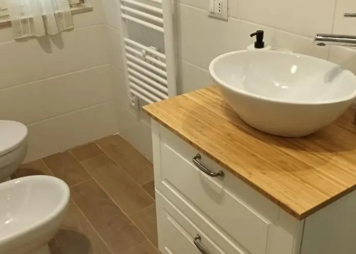 Il Porto Di Ale E Kat 3* Livorno